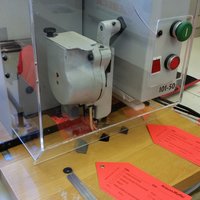 Lochmaschine für die Weiterverarbeitung von Papier