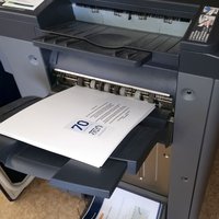 Eine Falzmaschine für die Weiterverarbeitung von Papier